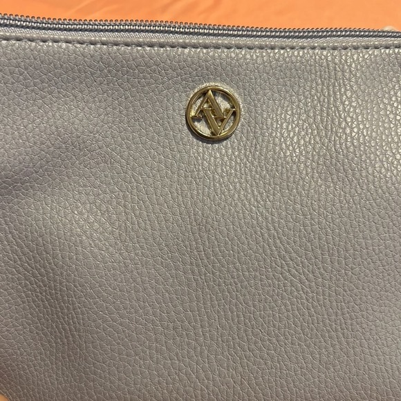 Adrienne Vittadini Charging Wallet Blue Pebble - Picture 2 of 4